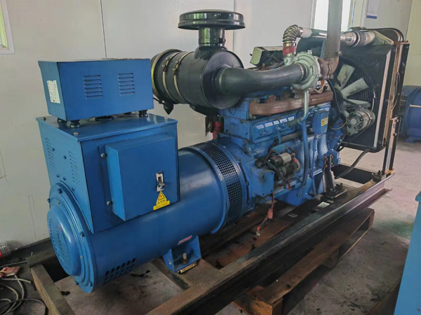 容县100kW柴油发电机组使用多级机油有哪些优缺点？